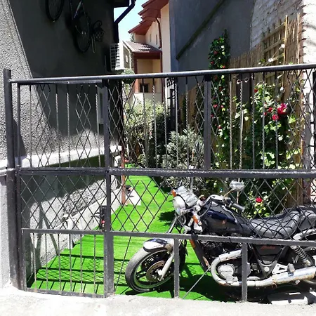 Motor House Unirii Guest house 3*